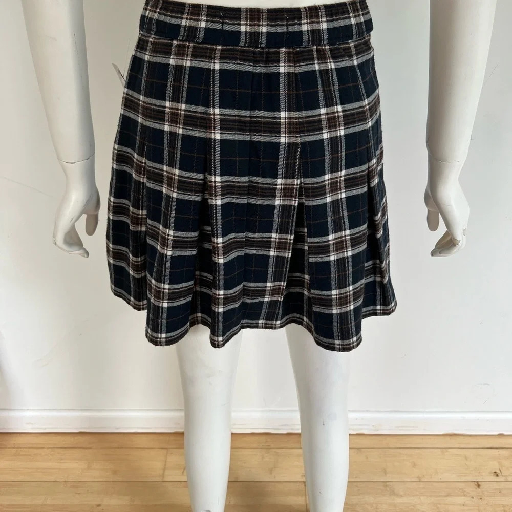 Hollister Ultra High-Rise Black Brown White Plaid Pleated Mini Skirt Size Small - Picture 6 of 8